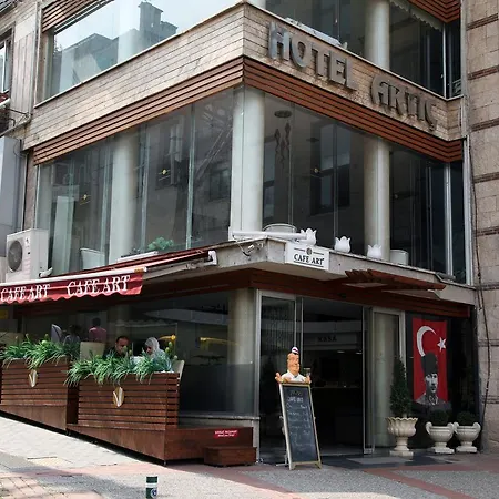 Artic Hotel 3*